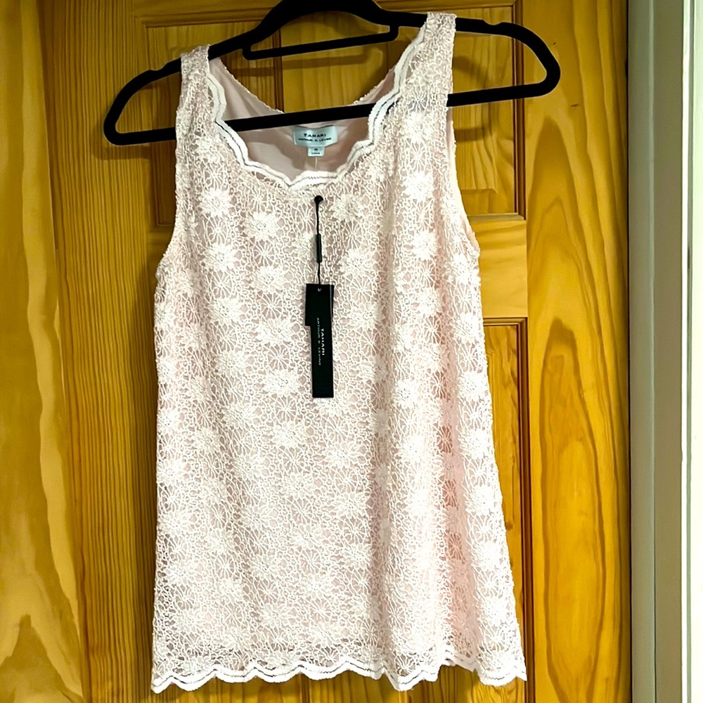 NWT Tahari Blush Lace Tank Size M